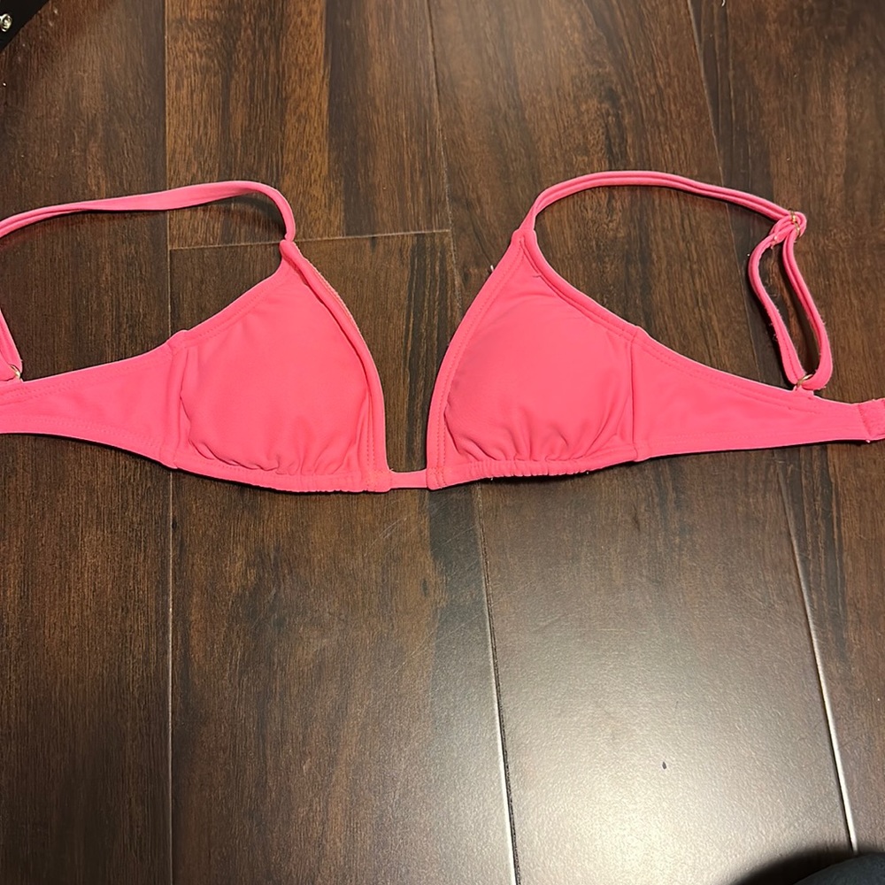 Target hot pink bathing suit top, size xxs, good condition.